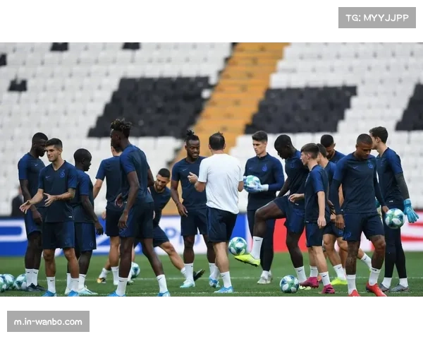 切尔西新帅罗塞尼尔四后卫体系成型 边后卫内收创造局部优势