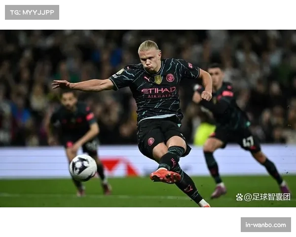 挪威哈兰德牵制力：为边锋创造空间的战术价值与数据体现